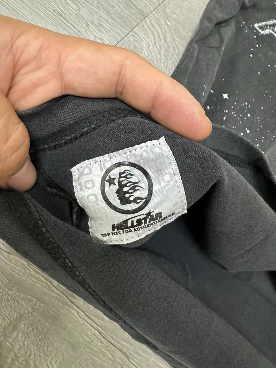 Hellstar Chrome Logo T-Shirt in Black vintage wash